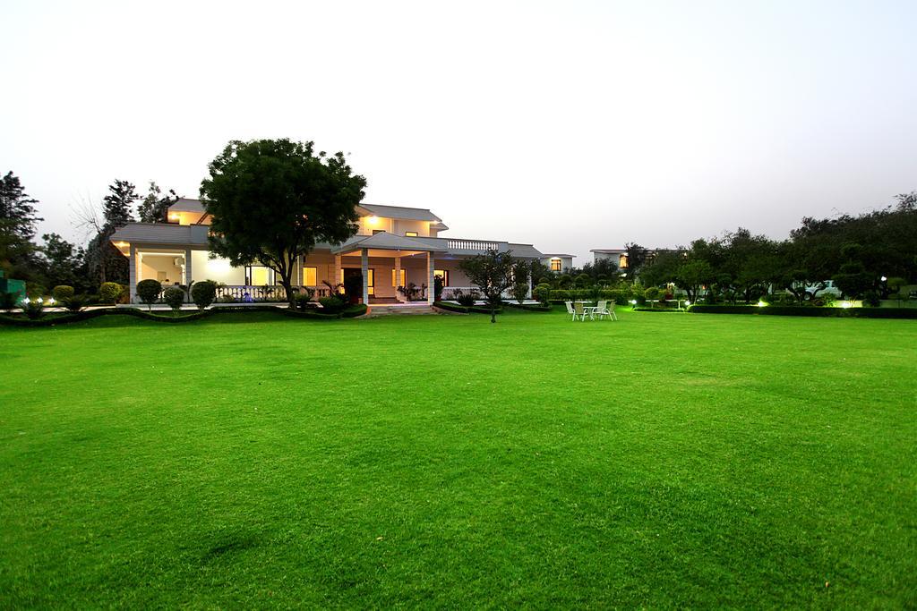 The Awesome Farms & Resorts Gothda Mohbtabad Exteriör bild